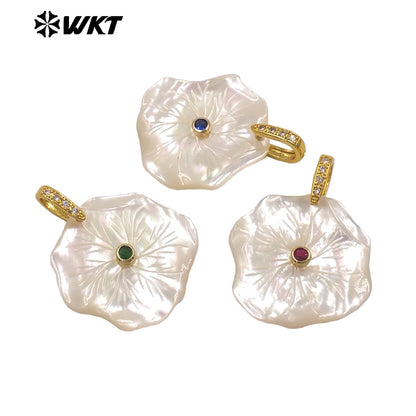 WT-JP524 Unique Fashionable Zircon And Irregular Mother Of Pearl Gold Charms Flower Pendants As Women Necklace Decoration