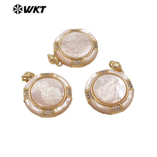 WT-JP468 Minimalist 18K Gold Plated Zircon And Natural Shell Round Religious Styles Pendants For Fashion Necklace Making