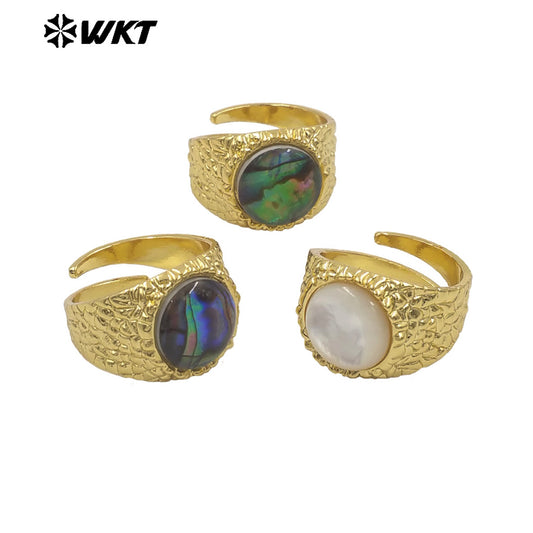 WT-MPR137 Fashion Handmade Vintage Style Jewelry Carved Gold Plated Round Natural Shell Adjustable Size Rings For Gift