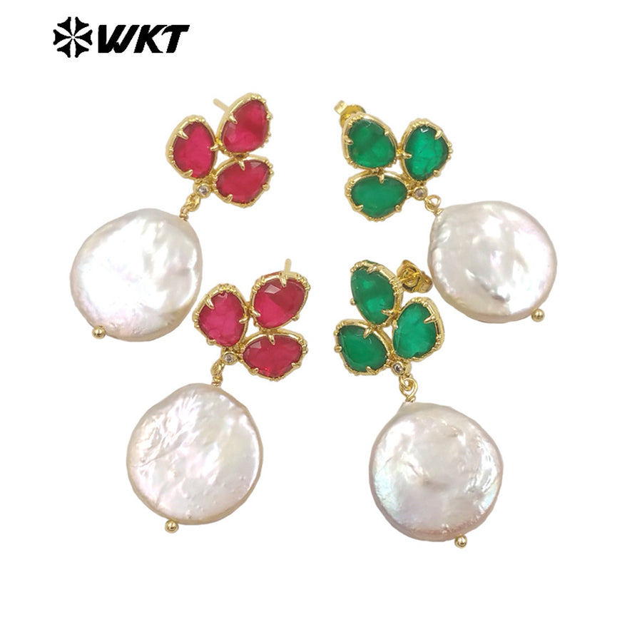 WT-MPE136 Wholesale Fashion Gold Plated Precious Natural Round Coin Real Pearl Earring Studs With Fashion Saphire