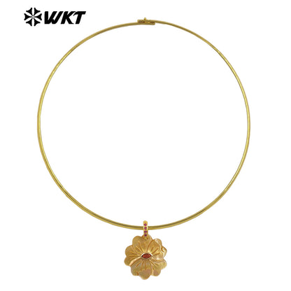 WT-JN390 Luxury Wonderful Zircon And White Shell Flower Shape Pendant Gold Necklaces Choker For Friends Birthday Gifts