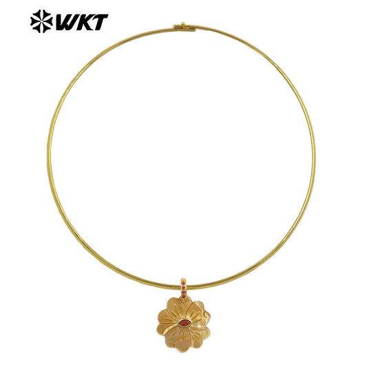 WT-JN390 Luxury Wonderful Zircon And White Shell Flower Shape Pendant Gold Necklaces Choker For Friends Birthday Gifts
