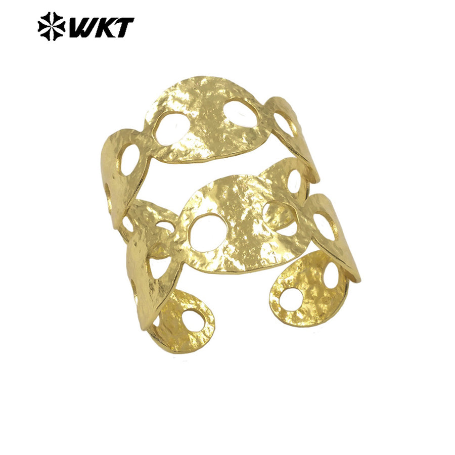 WT-B697 Gorgeous Trendy Popular 18K Gold Plated Pig Nose Shape Open Cuff Metal Bangle in Adjustable