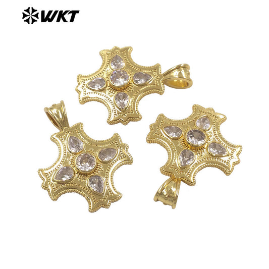 WT-P2118 Newest Product Gold Plated Yellow Brass And Zircon Cross Shape Metal Pendant For Friends Jewelry Present Design