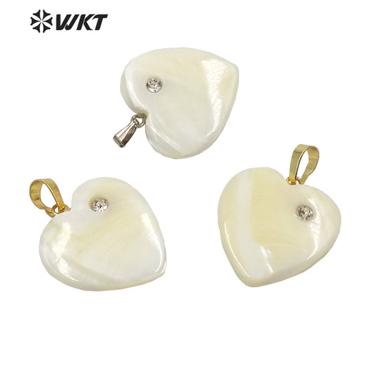 WT-JP289 WKT Retro Court Heart-Shaped Mixed Zircon Pendant Shell Pendant Women Necklace Beautiful Jewelry Shell Heart Pendant
