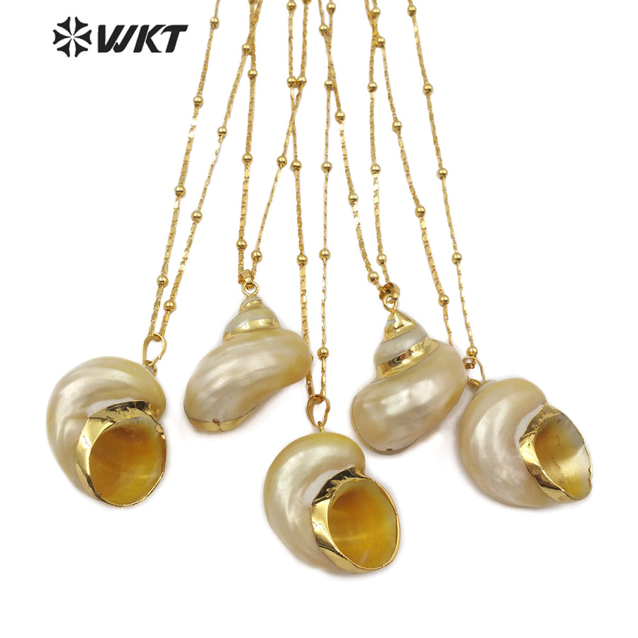 WT-JN075 Women Sea Shell Jewelry Natural Conch Shell Pendant With Gold Electroplated Random Size Trumpet Shell Necklace