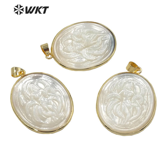 WT-JP245 Wholesale Amazing Beauty Sex Lady Image Pendant Natural White Shell Carved Fashion Gold Bezel Mermaids Pendant