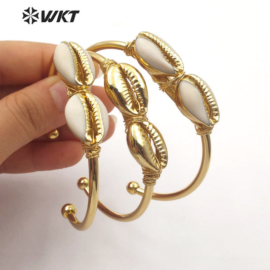 WT-B487 Wholesale Natural Cowrie Bangle Gold Plated Trim Fashion Jewelry Two Styles Can Choose Charm Bangle