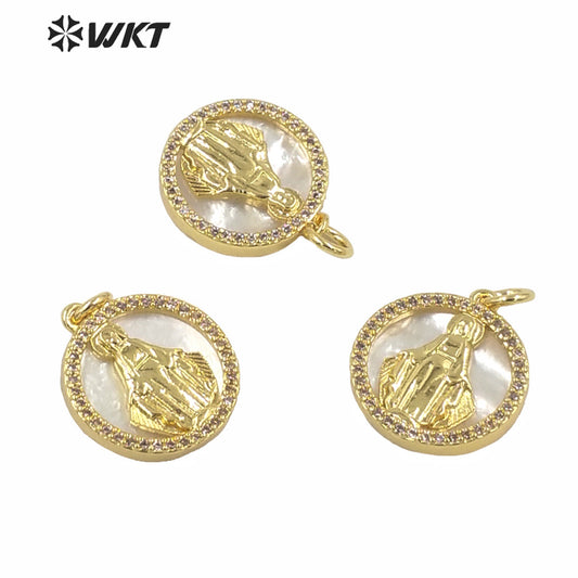 WT-MP155 New Hot Sales White MOP Shell Pendants Small Size Round Coin Religious Jesus Christ Charm Pendant in Gold Electroplated