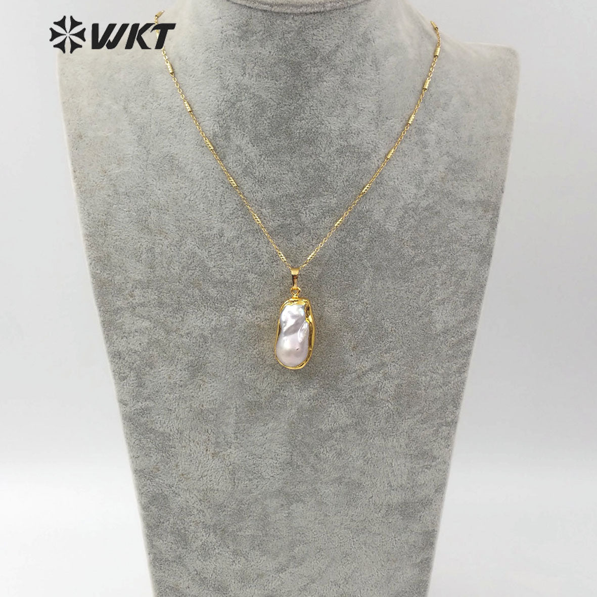 WT-JN063 Irregular Shape Jewelry Natural Pearl Pendant Specific Each Different Half of the Gold-Plated Wrapped Pearl Necklace