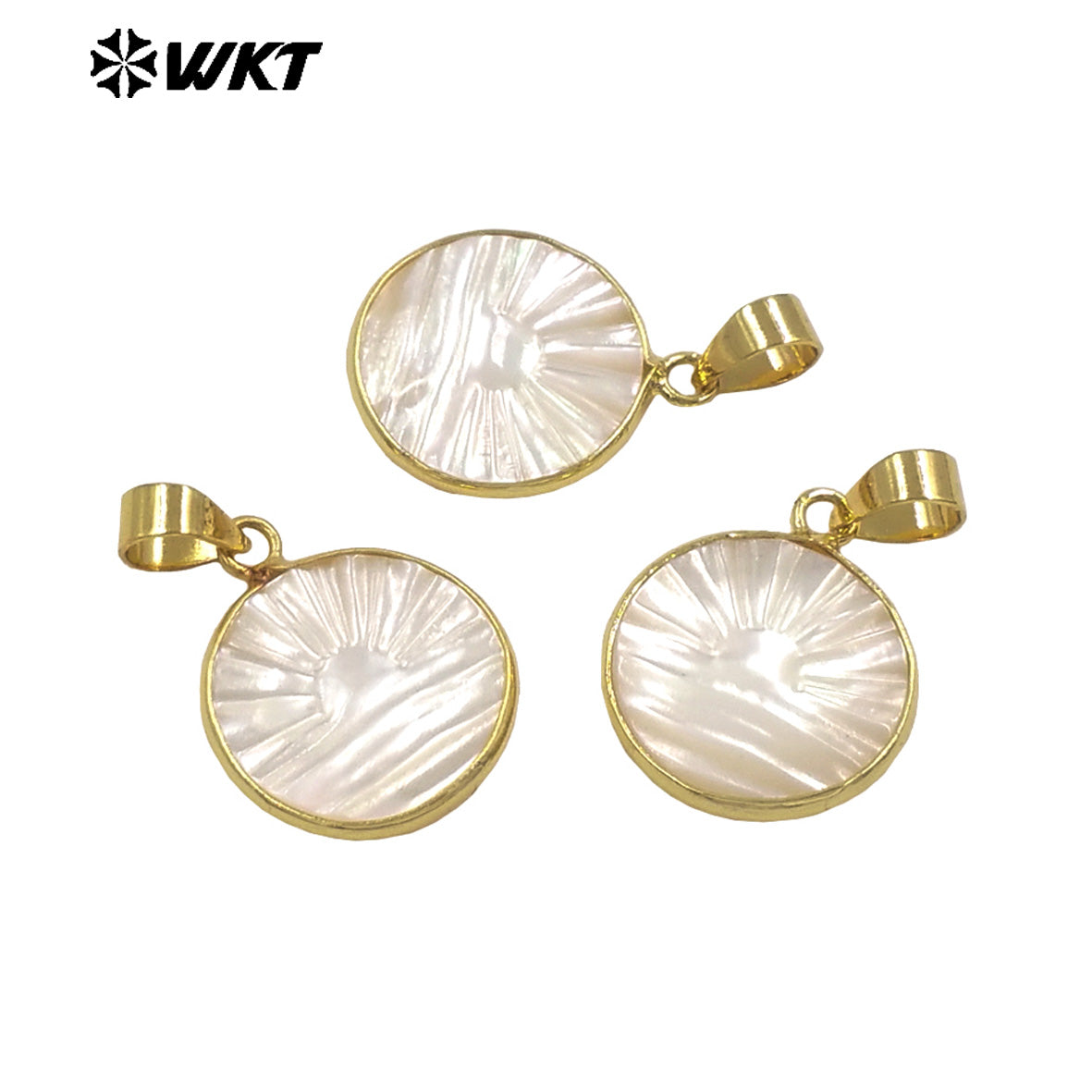 WT-JP511 Wholesale Minimalism Gold Plated Mother Of Pearl Carved Sunrise Charms Pendants For Women Necklace Jewelry Decorative