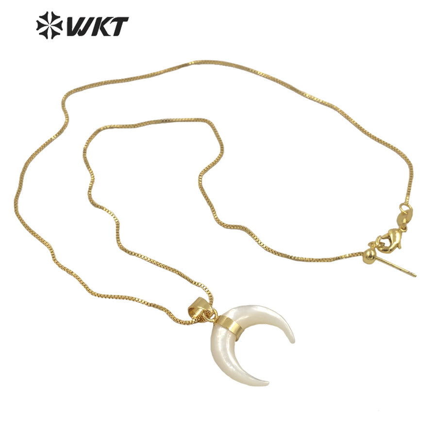 WT-JN147 Wholesale Hot Flash Bright Natural Mother of Pearl Crescent Horn Necklace 18K Real Gold Plated Bezel Tiny Horn Charm