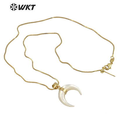 WT-JN147 Wholesale Hot Sale 2023 Bright Natural Mother of Pearl Crescent Horn Necklace 18K Real Gold Plated Bezel Tiny Horn Chain