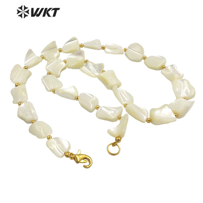 WT-JN224 Summer Design 2023 Newest White Shell Necklace Handmade Irregular Shell Beads Boho Necklace for Wedding
