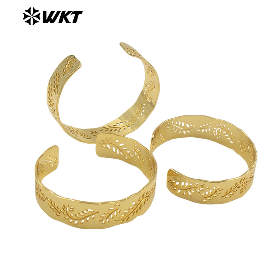WT-B684 Wholesale Hot Sale Charming 18K Gold Plated Beautiful Leaf Carved Special Grain Design Women's Bracelet As Birthday Gift