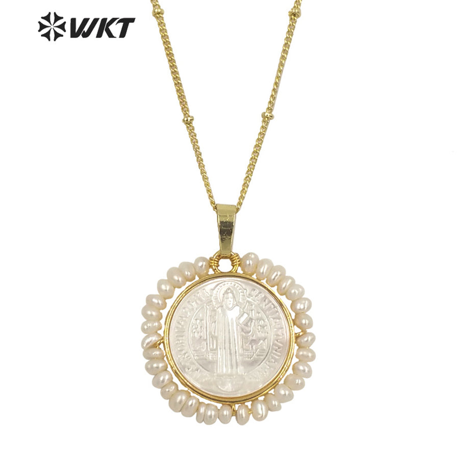 WT-JN157 Wholesale Fashion Gold Plated Handmade Handmade Wire Wrapped Freshwater Pearl Christian Cross Necklace in White Shell