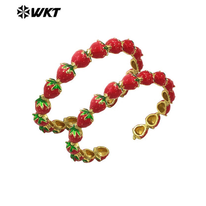 WT-JF364 Wholesale 18K Gold Plated Strawberry Design Bangle Yellow Brass With Drop Oil Women Girlfriend Romantic Jewelry