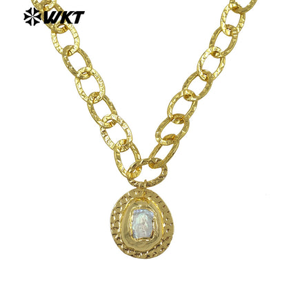 WT-JN367 Fashion Simple Gold Electroplated Metal Thick Chain With Natural Freshwater Pearl Pendant Necklace For Birthday Gifts