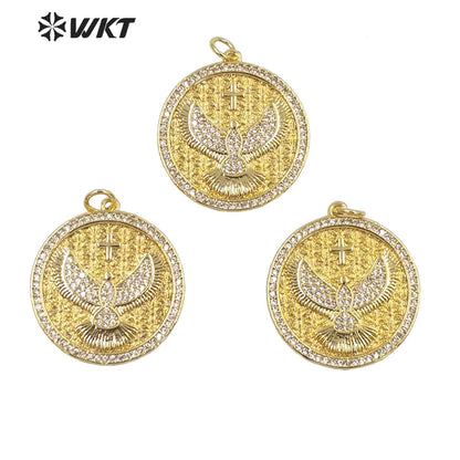 WT-MP201Amazing Micro Pave Cubic Zircon Setting Gold Eagle Pendant Unisex Round Coin Symbol Pendant for Necklace