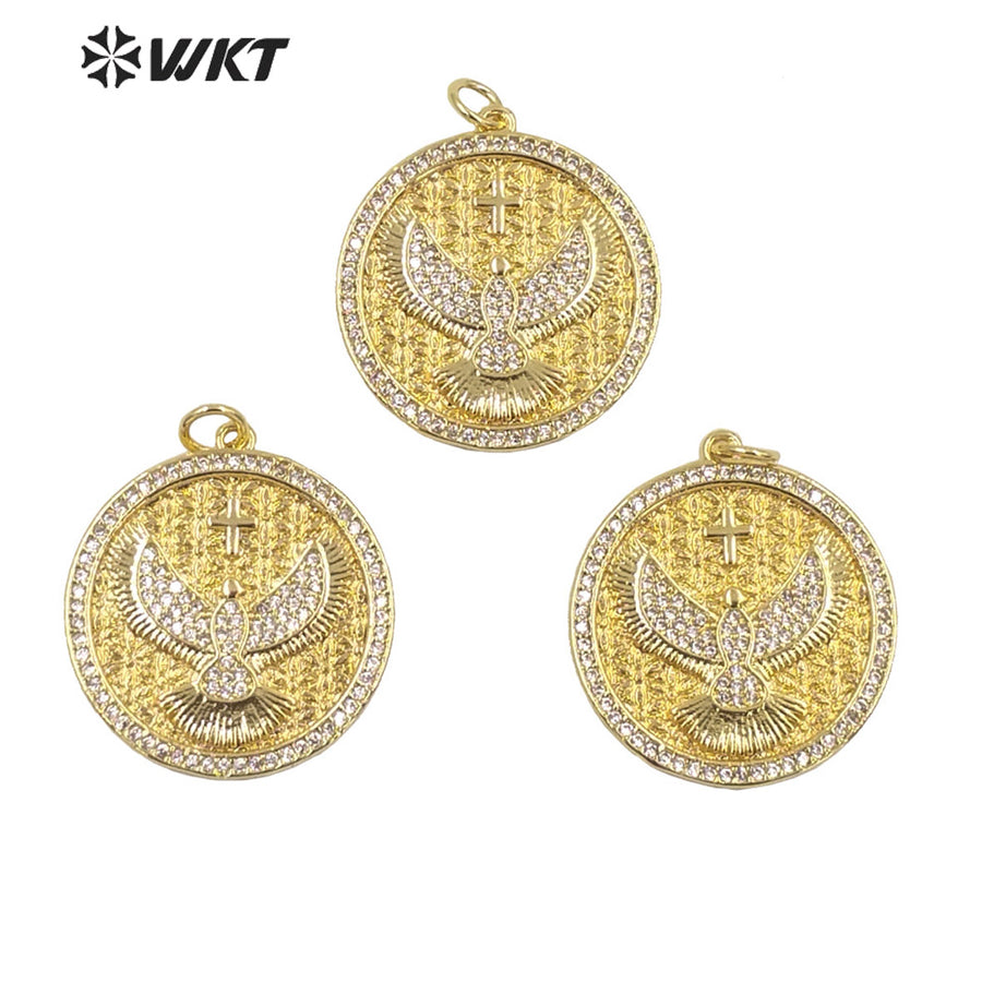 WT-MP201Amazing Micro Pave Cubic Zircon Setting Gold Eagle Pendant Unisex Round Coin Symbol Pendant for Necklace
