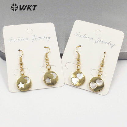 WT-MPE082 Wholesale Fashion Gold Bezel Shell Made Round Earrings Unique Star Moon Pendant Earrings Lovely White Shell Earrings