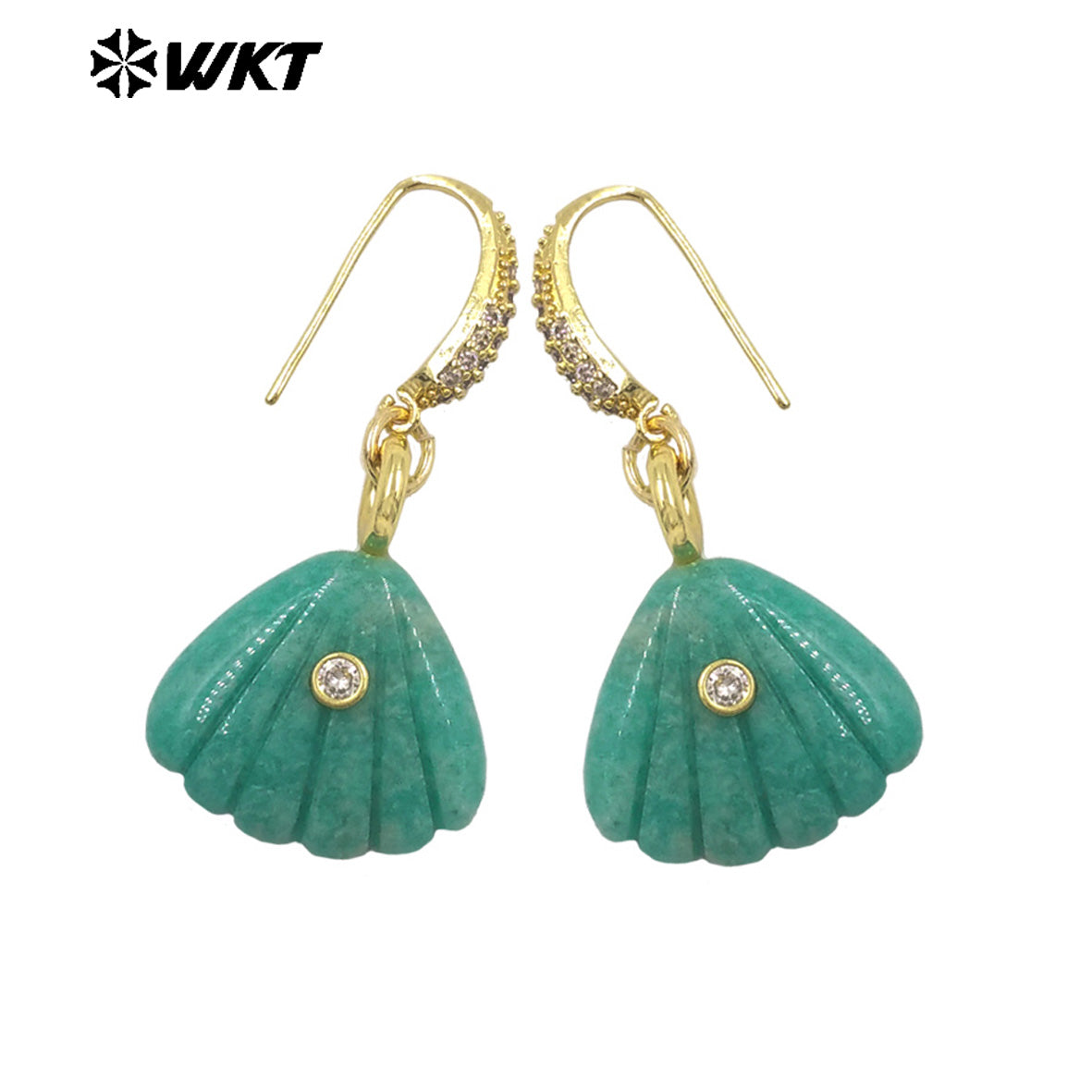 WT-E820 Wonderful Exquisite Natural Gemstones Carved Shell Shape Gold Little Earrings For Women Summer Vacation Wearing