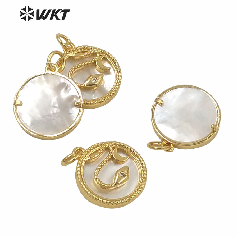 WT-MP178 WKT New White Mother of Pearl Gold Bezel Shell Pendant Lady Fashion Micro Pave Snake Cz Pendants in 15mm