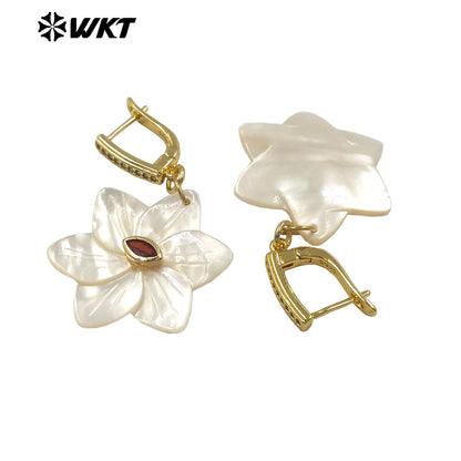 WT-MPE181 Elegant Style Colorful Zircon And Natural Shell Hand Carved Flower Shape Pendant Earrings As Lady Trendy Jewelry