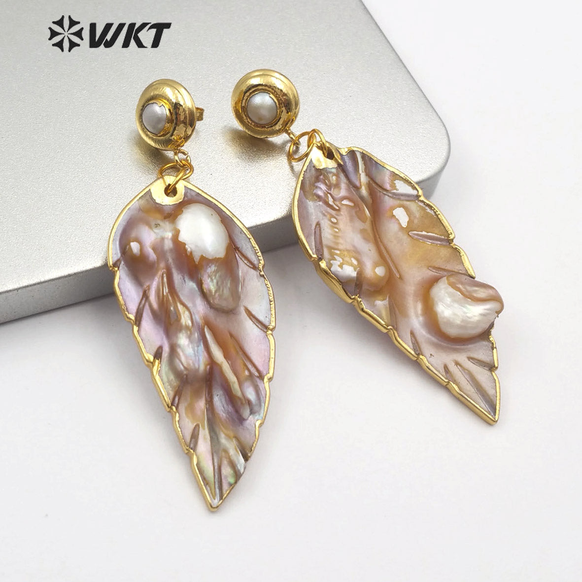 WT-E572 Newest Pearl Earrings Natural Mother of Pearl Earring With Gold Plated Trim Women Fashion Charm Jewelry