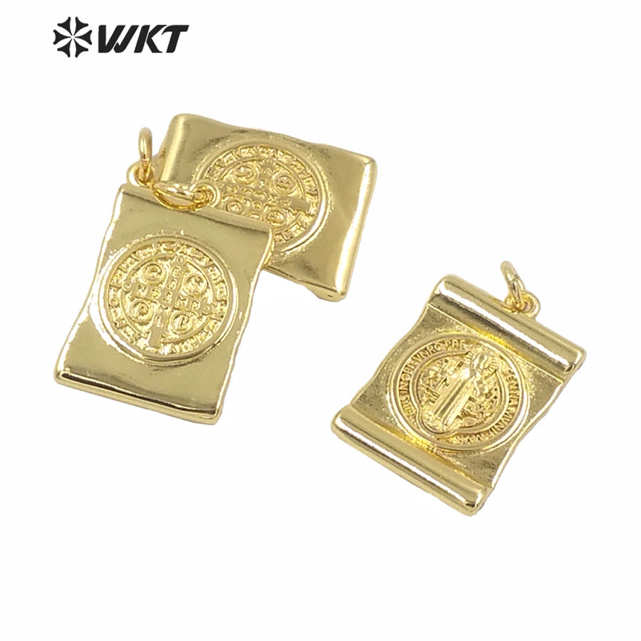 WT-MP147 Newest Long square Gold Electroplated Yellow Brass Metal Setting Jesus Pendant Hot Sales Gold Religious Jesus Charms
