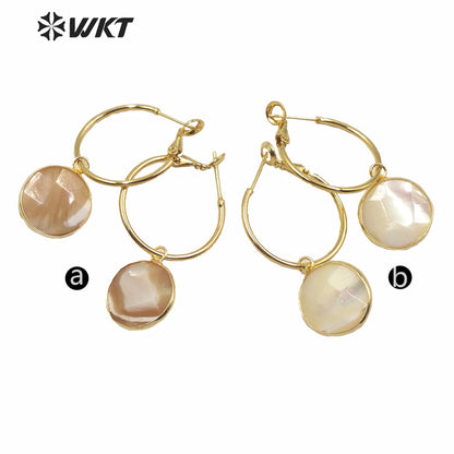 WT-MPE035 Fashion Gold Electroplated Round Shell Charm Earrings Women Round Faceted Shell Hoop Earrings for Wedding Earrings