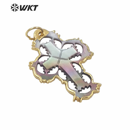 WT-JP231WKT High Quality Hand Make Carved Cross Shell Pendant Women Bohemian Natural Shell Cross Pendant for Necklace Design