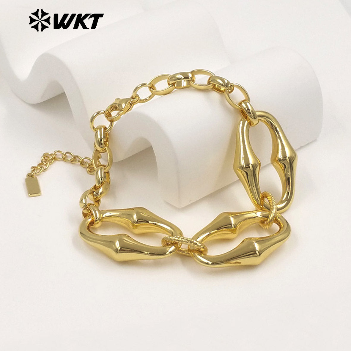 WT-JF378 Fresh Design Gold Electroplated Metal Yellow Brass Pig Nose Charms Splicing Chain Bracelet For Girl Daily Wearing