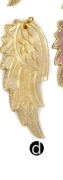 WT-P853 Hot Exclusive Natural Hand Carved Shell Feather Pendant 18k Gold Dipped Shell Feather Pendant