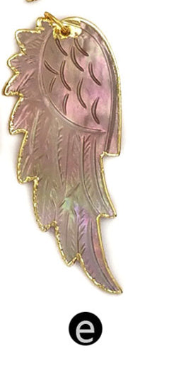 WT-P853 Hot Exclusive Natural Hand Carved Shell Feather Pendant 18k Gold Dipped Shell Feather Pendant