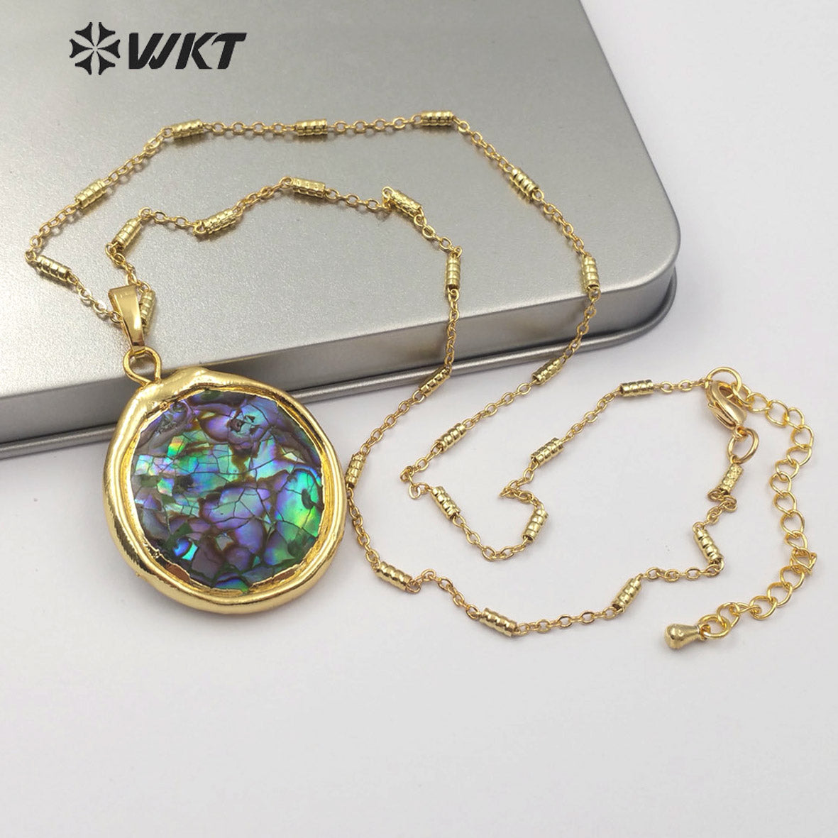 WT-JN061 New Arrival Women's Jewelry Round Natural Color Shell Pendant 18K Gold Plated Natural Abalone Shell Necklace