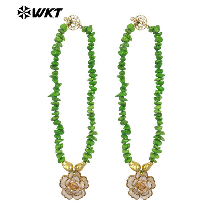 WT-JN360 1PC Exquisite Natural Crushed Stone With Gold Plated Shell Flower Shape Pendant Necklace For Lady Wedding Present