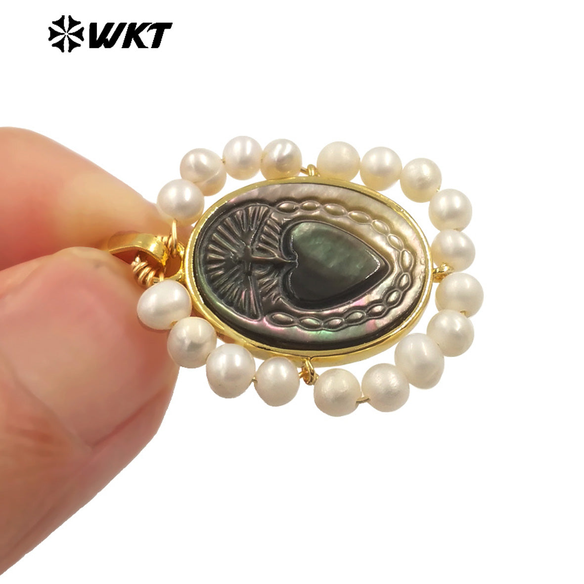 WT-JP254 Hot Handmade Carved White Shell Sacred Heart Pendant Women Wire Wrapped With Pearl Charm in Mary Heart Shell