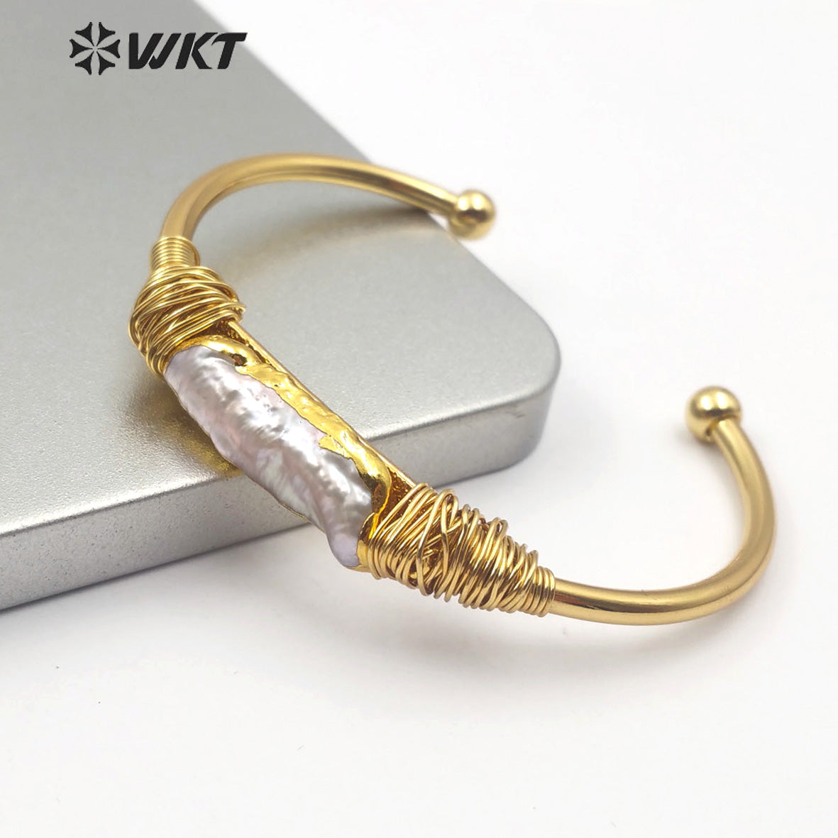 WT-B489 Natural Pearl Bangle Wire Wrapped Bangle Gold Bezel Irregular Pearl Bracelet Women Fashion Charm Bracelet Jewelry