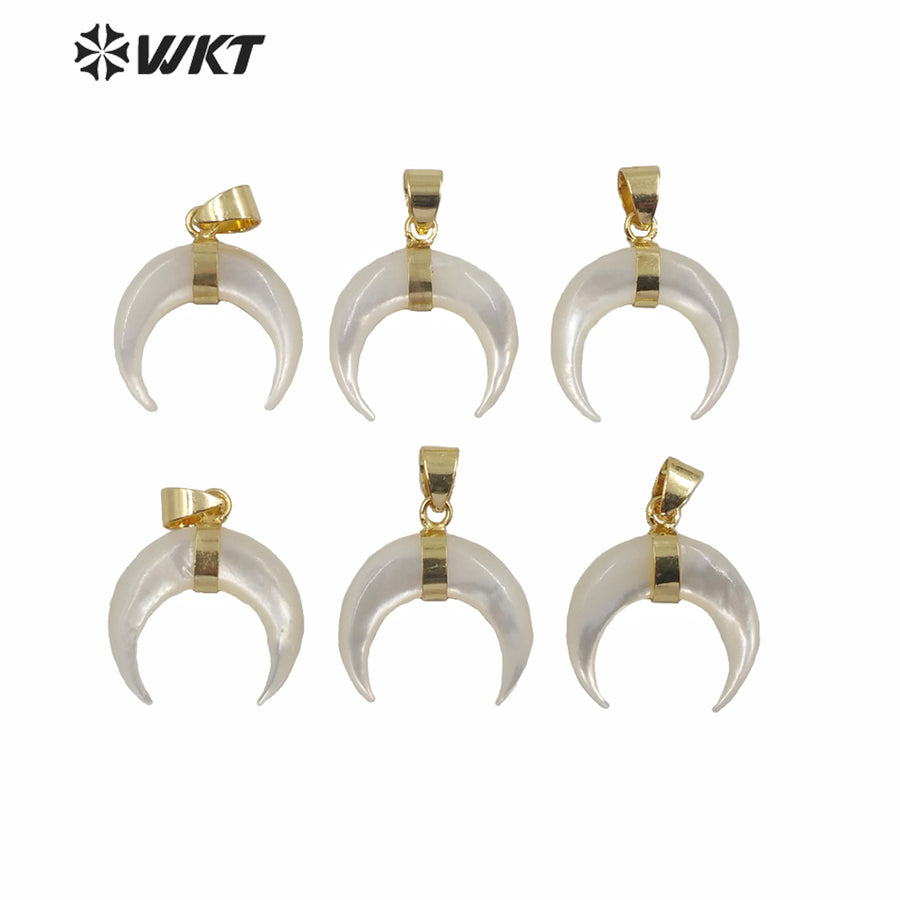 WT-JP214 Hot Sales Tiny Crescent Horn Pearl Pendant Women Fashion Small Size White Shell Crescent Horn Charms Pendant