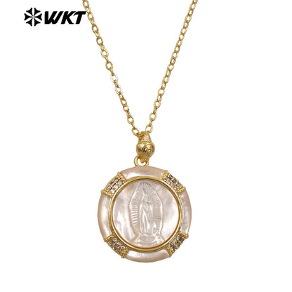 WT-JN357 Newest Gold Plated MOP Shell Hand Carved Religious Style Pattern Round Pendant Necklace For Girls Causal Matching