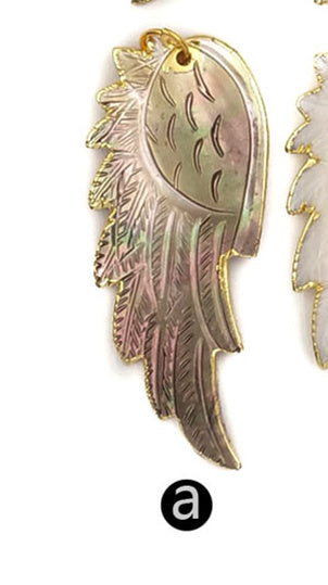 WT-P853 Hot Exclusive Natural Hand Carved Shell Feather Pendant 18k Gold Dipped Shell Feather Pendant