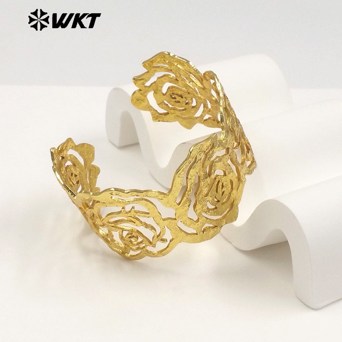 WT-B715 Amazing Newest Product Yellow Brass Gold Plated Rose Flower Shape Metal Bangle For Girls Romantic Jewelry Accessory