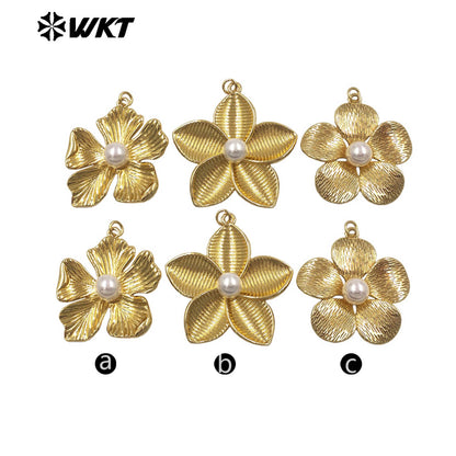WT-P2077 Wonderful Gold Plated Brass And Artificial Pearl Metal Flowers Charm Pendant For Friend Present DIY Accessories
