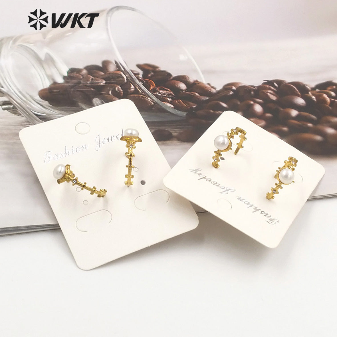 WT-MPE114 European and American Retro Exaggerated Natural Freshwater Pearl C Shaped Earrings