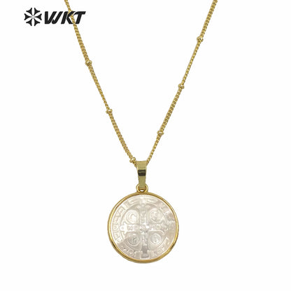 WT-JN127 Wholesale 22mm Round Mother of Pearl Christian Jesus Cross Necklace Women Fashion White Shell Religious Necklace