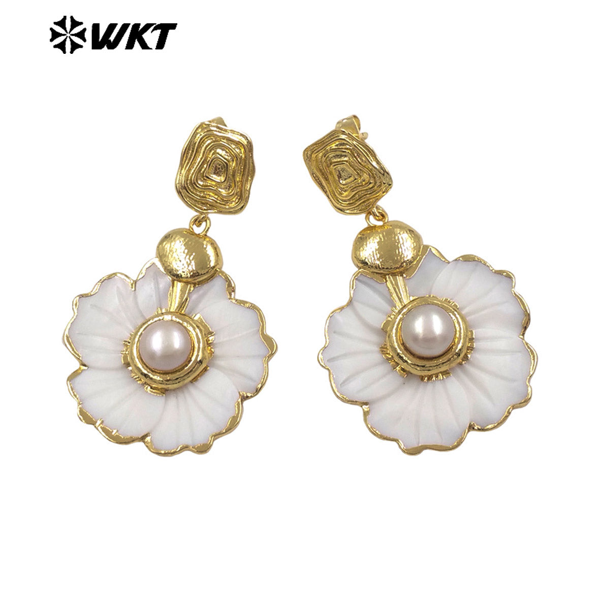 WT-MPE169 High Quality Natural White Shell And Pearl Gold Plated Flowers Shape Women Earrings As Causal Wearing Jewelry