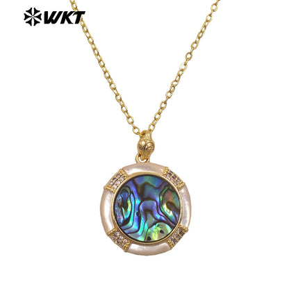 WT-JN358 Good Qualify 18K Gold Electroplated Natural Abalone Shell Round Pendant Necklace As Women Vintage Jewelry Gift