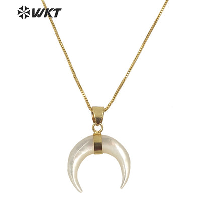 WT-JN147 Wholesale Hot Sale 2023 Bright Natural Mother of Pearl Crescent Horn Necklace 18K Real Gold Plated Bezel Tiny Horn Chain