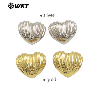WT-E771 Wholesale Beautiful and Delicate Natural Yellow Brass Heart-Shaped Shell Earrings for Girls As Daily Decorative Jewelry